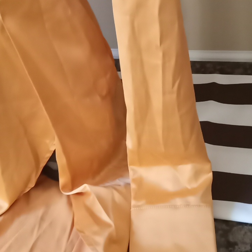 Dress - Picture 3 of 10